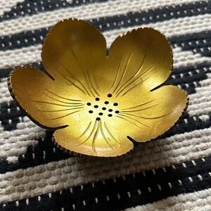 Gold Flower or leaf -Shaped Decorative Soap Dish handmade